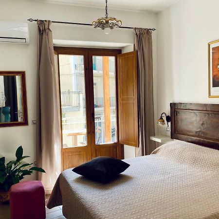 Casa Ferrara Hotel ตาออร์มินา ภายนอก รูปภาพ