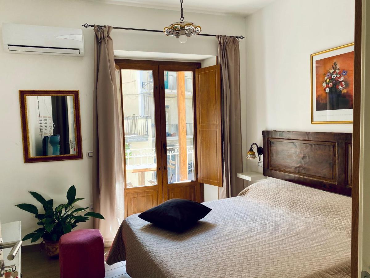 Casa Ferrara Hotel ตาออร์มินา ภายนอก รูปภาพ