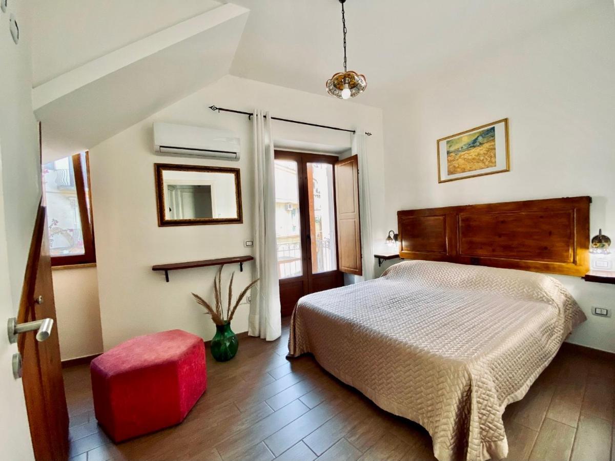 Casa Ferrara Hotel ตาออร์มินา ภายนอก รูปภาพ