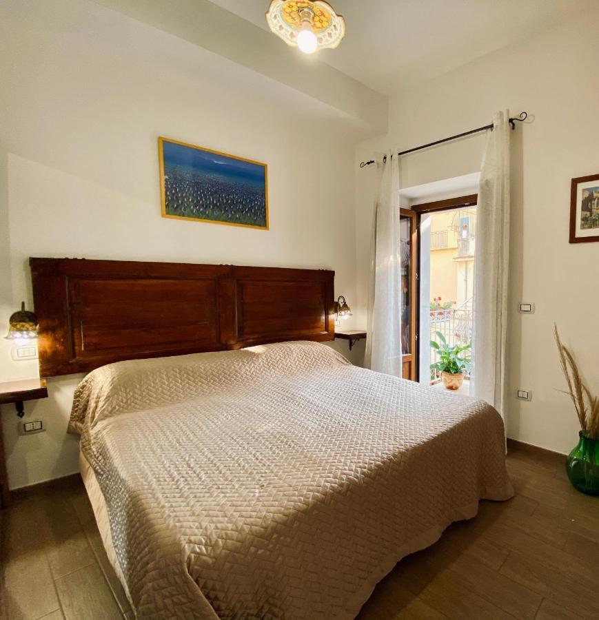 Casa Ferrara Hotel ตาออร์มินา ภายนอก รูปภาพ