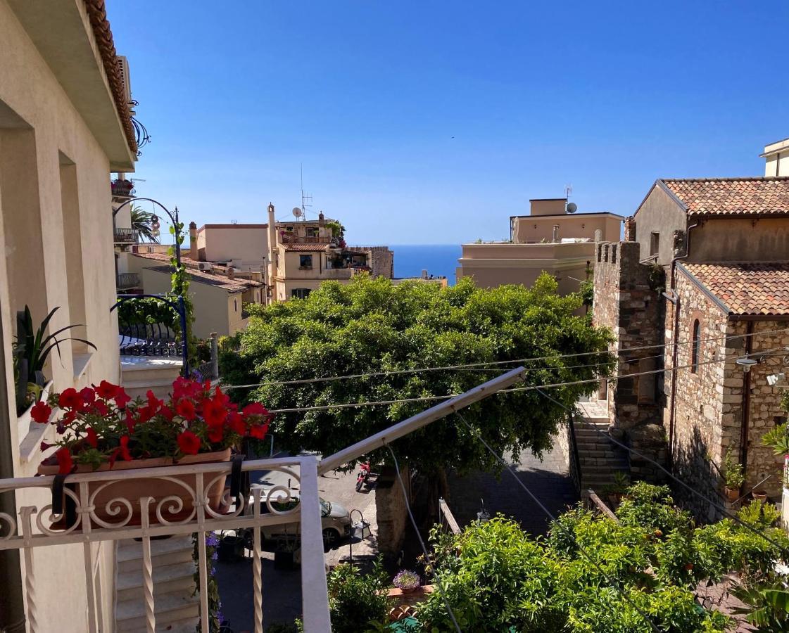 Casa Ferrara Hotel ตาออร์มินา ภายนอก รูปภาพ